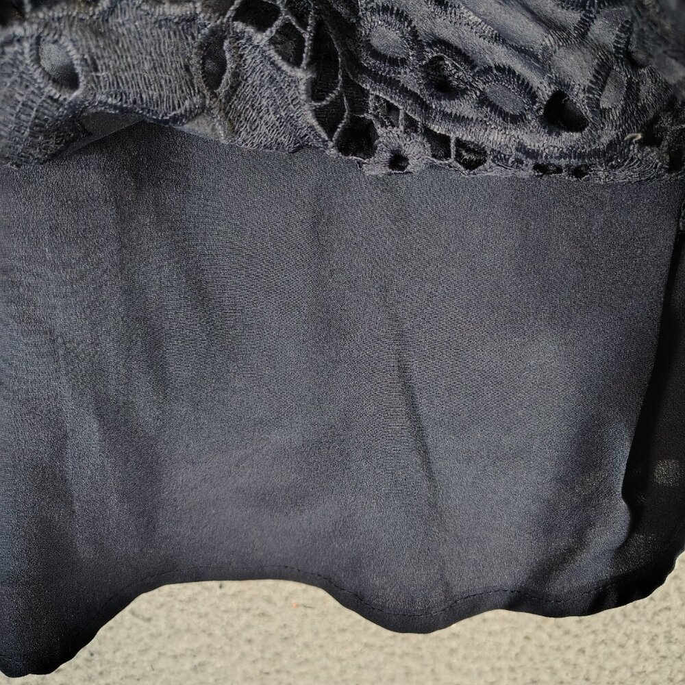 Skies Are Blue Cami Top Women's Medium Navy Blue Leaf Lace Sleeveless Peplum NWT - Picture 13 of 13